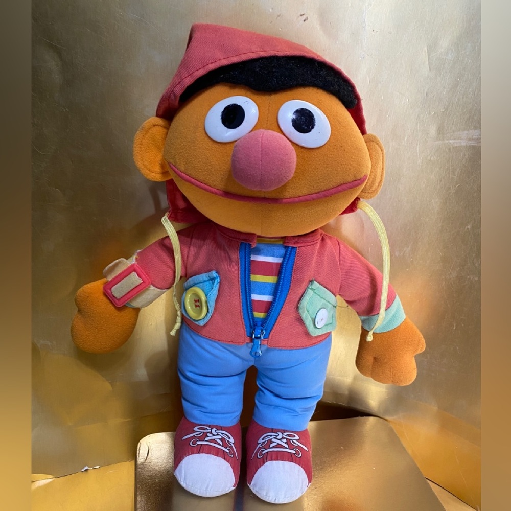 SESAME STREET VTG 1990 ERNIE DRESS ME UP PLAYSKOOL LEARNING COLlECTIBLE PLUSH